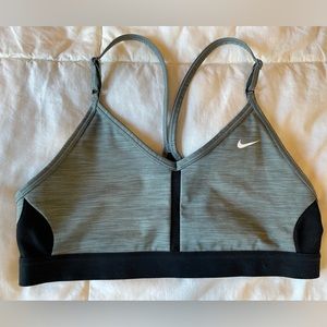 Nike dry fit sports bra size medium